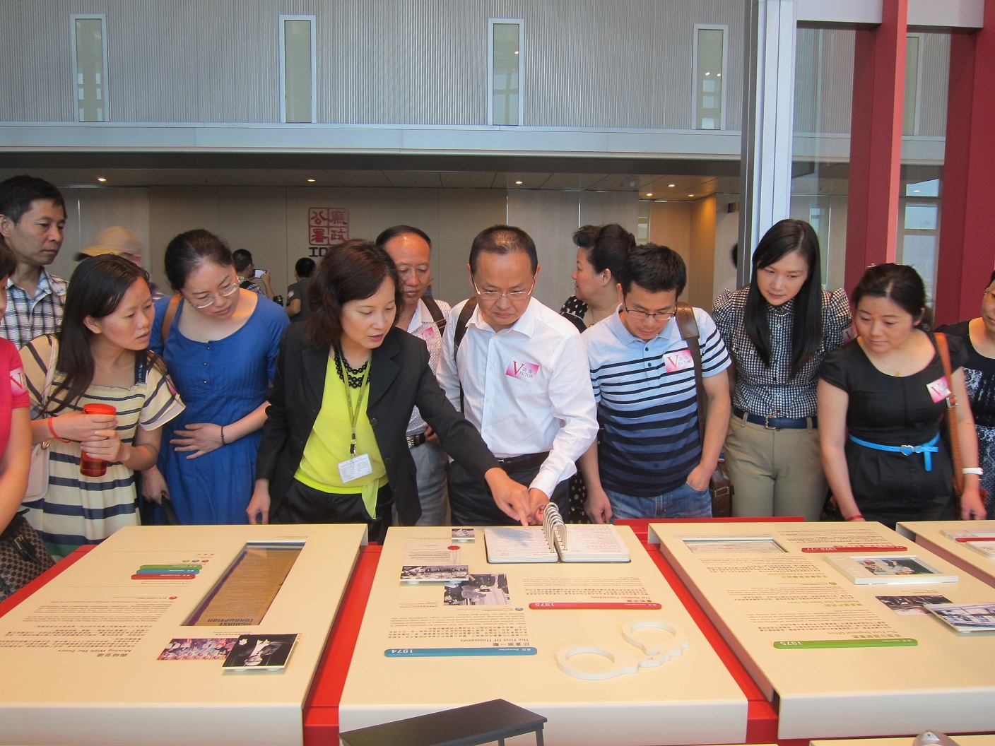 学员亲身到访香港廉政公署，作实地考察，以更深入了解及认识香港廉政及法治推行。