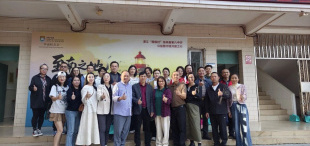 Image of 捐资助学暖校园，书香筑梦向未来 | HKU ICB华南校友会公益行