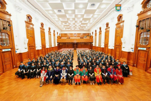 Image of 在港大,我们以毕业之名,赴未来之约 | 香港大学中国商业学院2026年春季毕业典礼