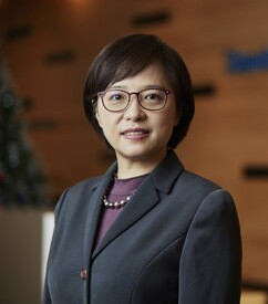 王维瑜女士 Ms. Caroline Wang