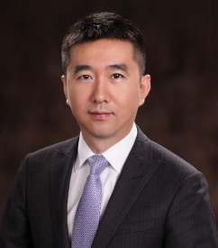 韦玮先生 Mr Wei Wei
