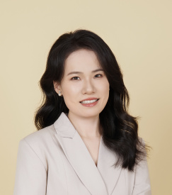 Dr  Emma Zhou